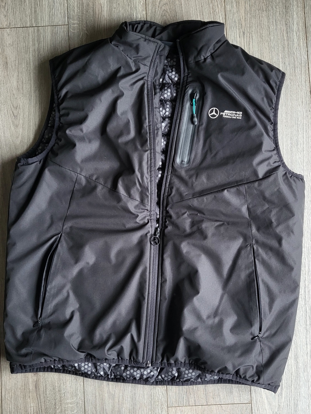 Mercedes AMG Petronas F1 Team Vest Gilet Black Sz XL Big Back Logo Polyester EUC